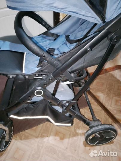 Продам прогулочная коляску, катались два раза