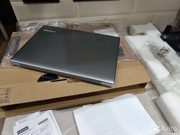 Ноутбук Lenovo (i5-8250/RX560)