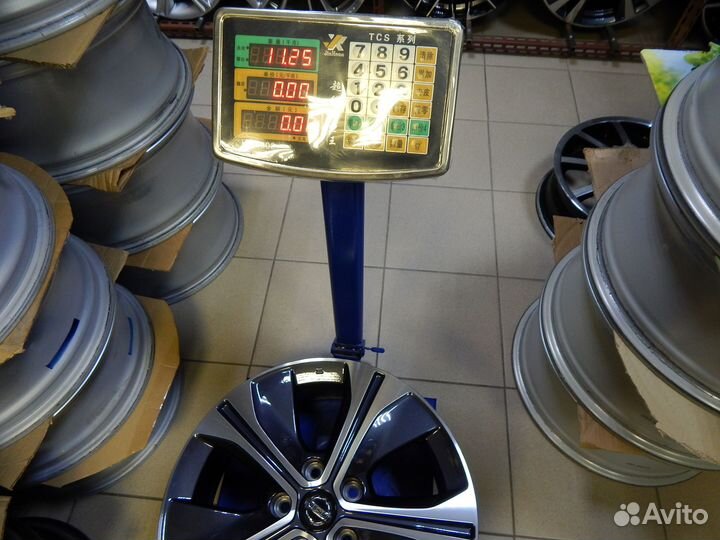 6956 Оригинал Nissan leaf R17 J6.5 5*114,3 ет45