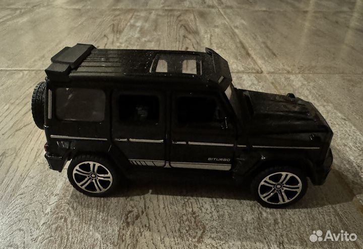 Машинка металлическая Mercedes-Bens G-800