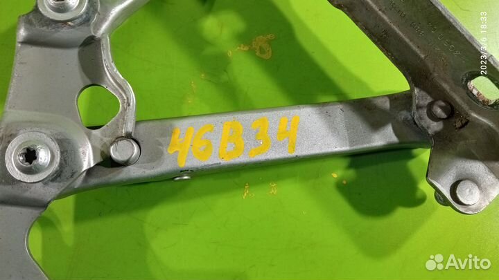 Петля капота для Mercedes-Benz W211