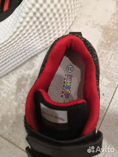 Кроссовки для девочки