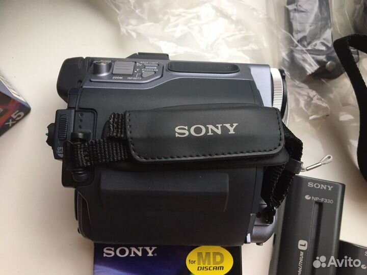 MD Discman минидисковая видеокамера Sony DCM-M1