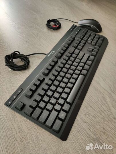 Комплект клавиатуры и мыши HyperX