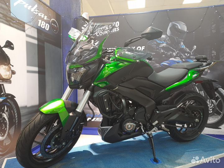 Мотоцикл Bajaj Dominar 400 Touring Зелёный