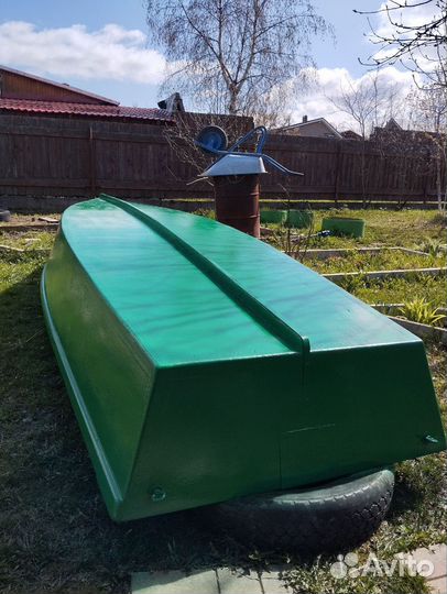 Лодка деревянная