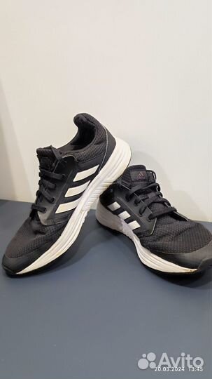 Кроссовки Adidas 36р., Nike 37р