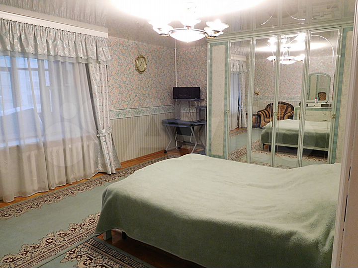 4-к. квартира, 160 м², 4/15 эт.