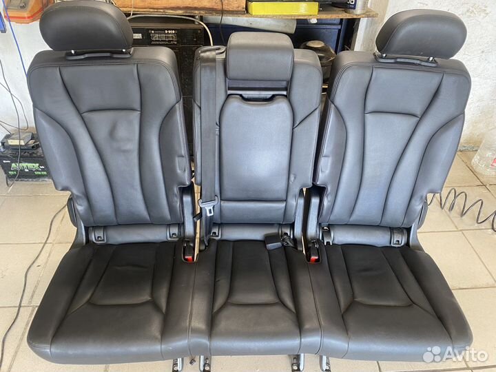 Задний ряд сиденьев