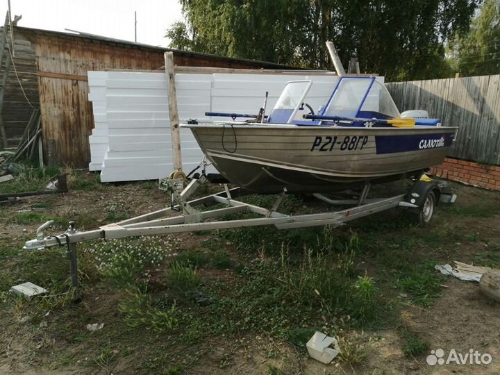 Лодка Салют 480 с мотором Хонда 50