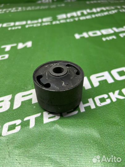 Сайлентблок балки Audi 100 1990