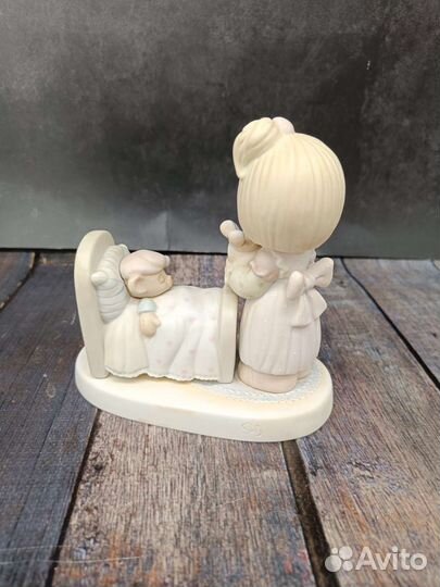 Фарфоровая статуэтка Precious Moments