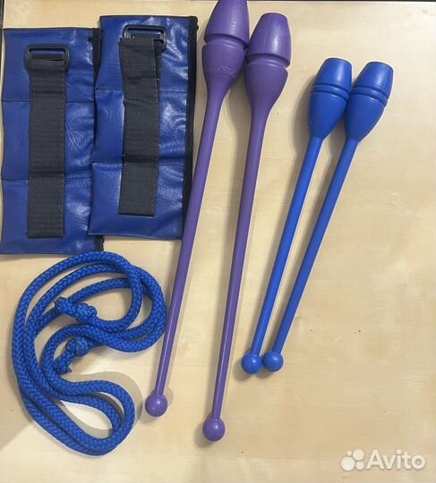 Скакалка, булавы, груза