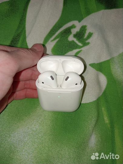 Беспроводные наушники airpods