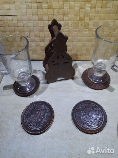 Деревянный набор-подставка для чашек и стаканов