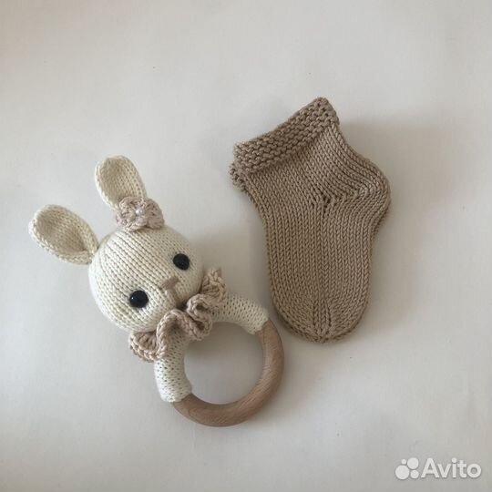 Вязаные носочки для новорожденных