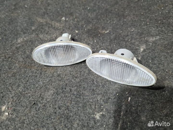 Повторитель поворота Mitsubishi Lancer 9 4G18 2005