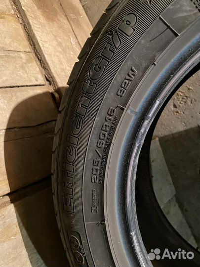 Goodyear EfficientGrip 205/60 R16 92W