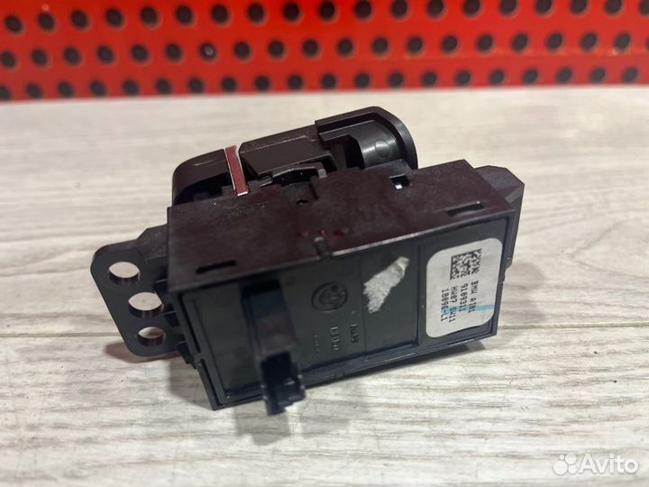 Кнопка ручного тормоза Bmw 5 G30 2017