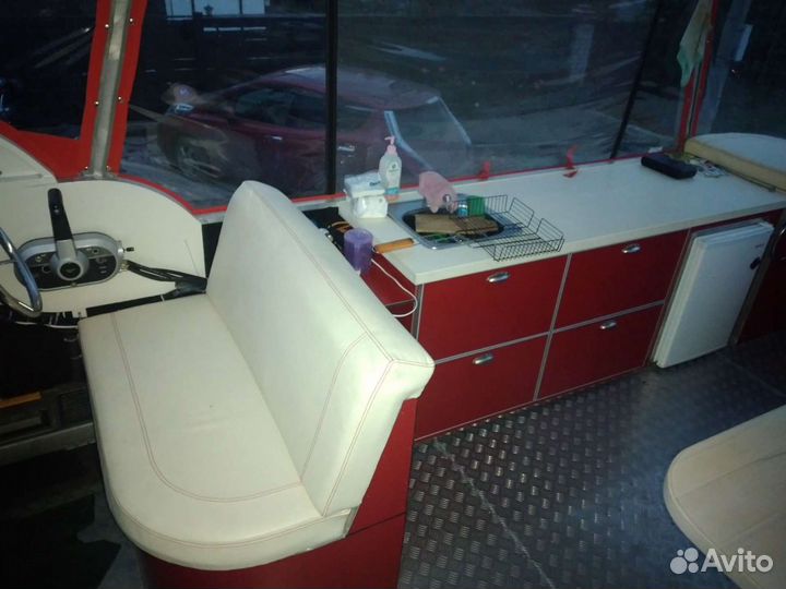 Понтонный катер