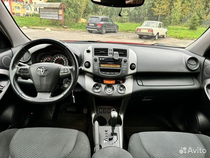 Toyota RAV4 2.0 CVT, 2011, 323 000 км