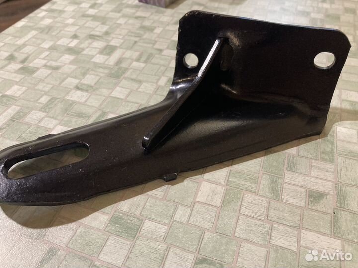 Кронштейн буксировочный Toyota RAV4 XA 50,оригинал