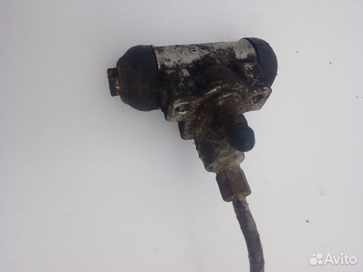 Тормозной цилиндр задний Nissan