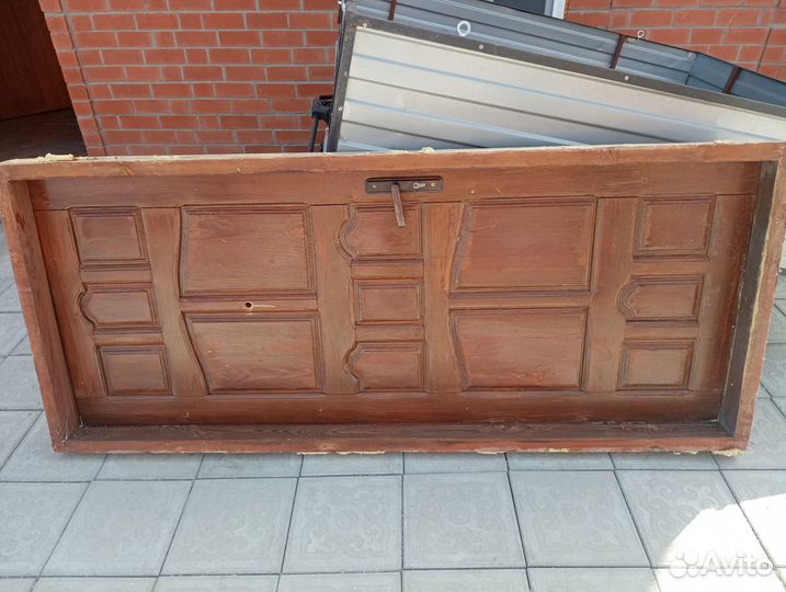 Дверь входная деревянная с коробкой