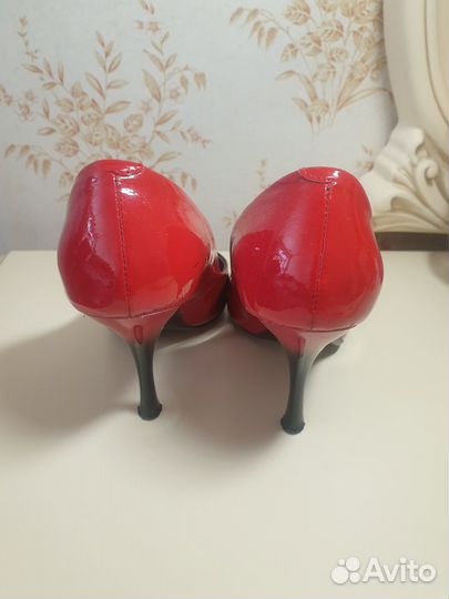 Туфли лодочки лаковые