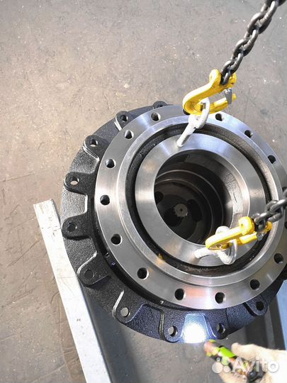 Бортовой редуктор CAT 320DFM