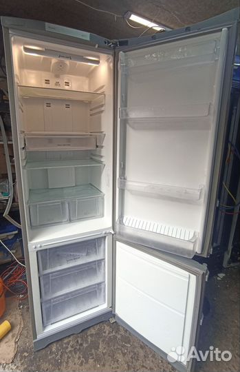 Холодильник Hotpoint Ariston No Frost