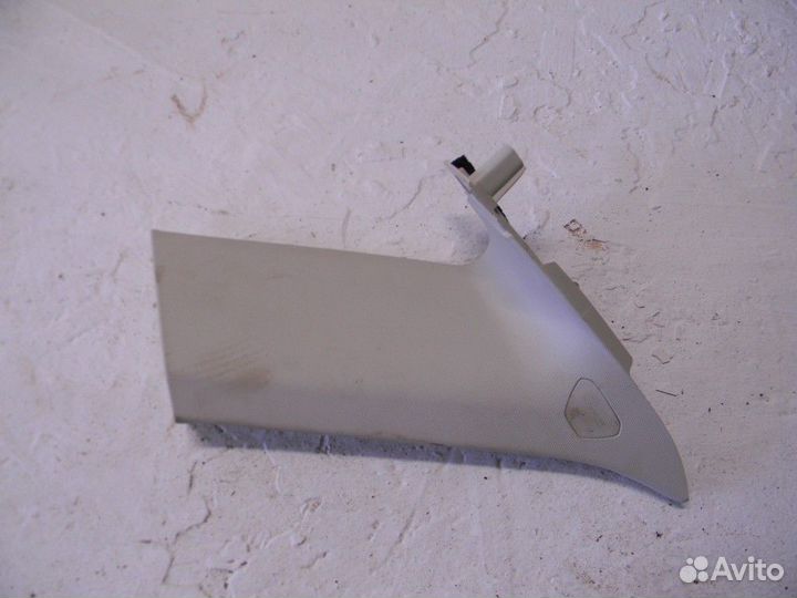 Обшивка стойки Focus III 2011