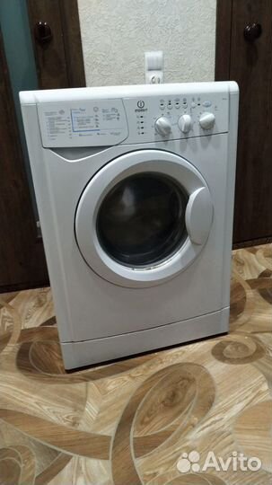 Стиральная машина автомат Indesit WIU 83