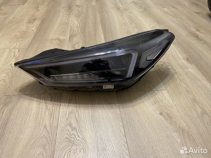 Левая фара Hyundai Tucson 3