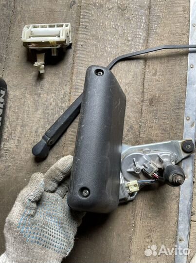 Стоп двери багажника Митсубиши Паджеро Пинин