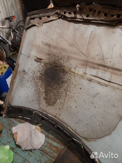Капот на mercedes 124
