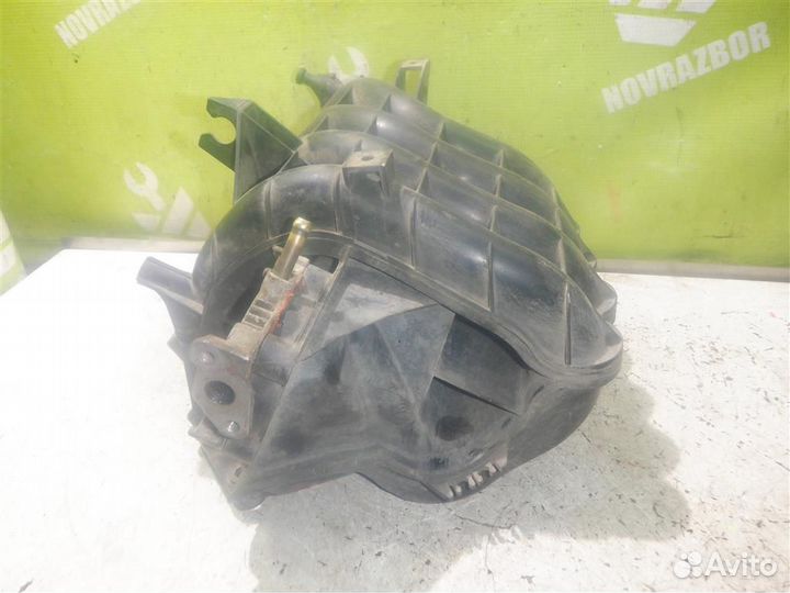 Коллектор впускной Фольксваген Гольф 4 Бора