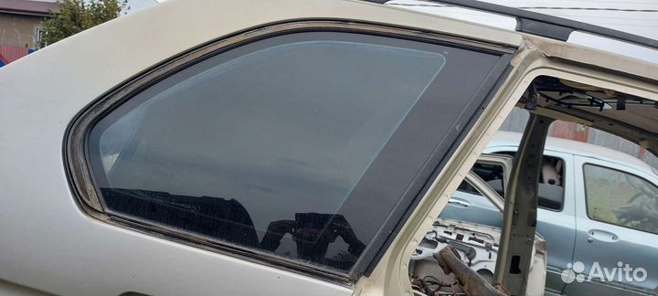 Стекло заднее глухое BMW E53