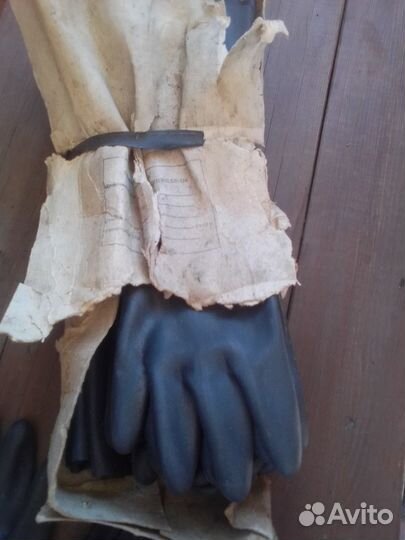 Резиновые перчатки