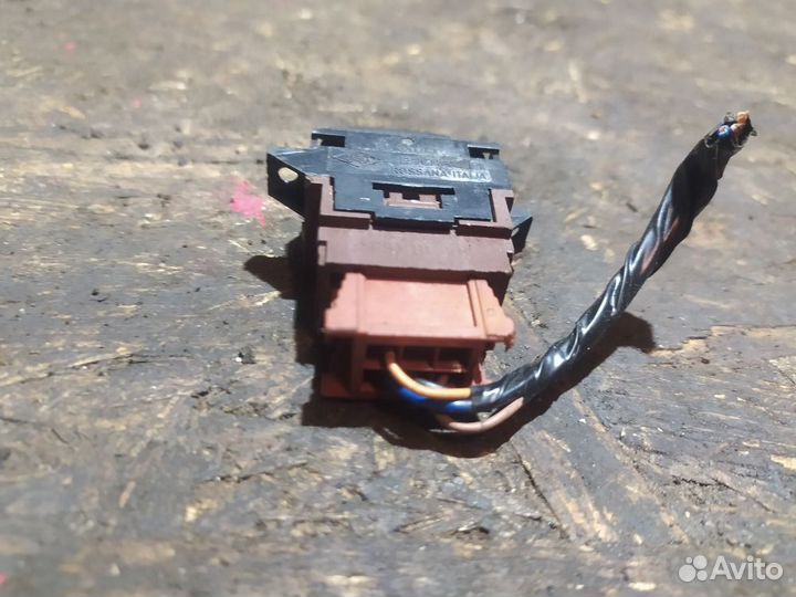 Кнопка центрального замка Renault Kangoo I (1997—2003) 1, I