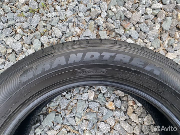 Dunlop Grandtrek ST30 235/55 R18 100