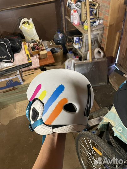 Горнолыжный шлем