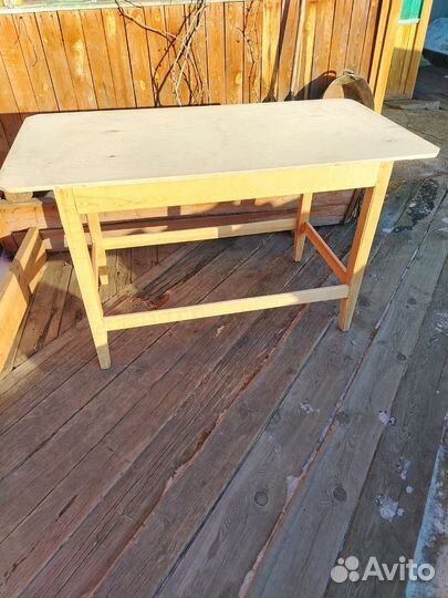 Кухонный стол деревянный новый