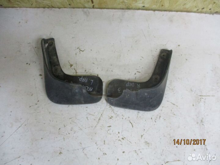 Брызговик передний левый Шевроле Лачетти