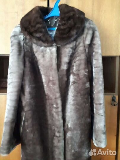 Шуба мутоновая с норковым воротником