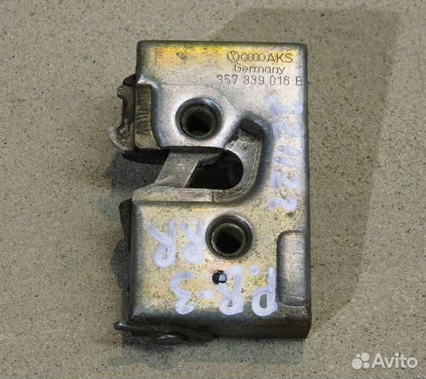 Замок задней правой двери VW Passat B3