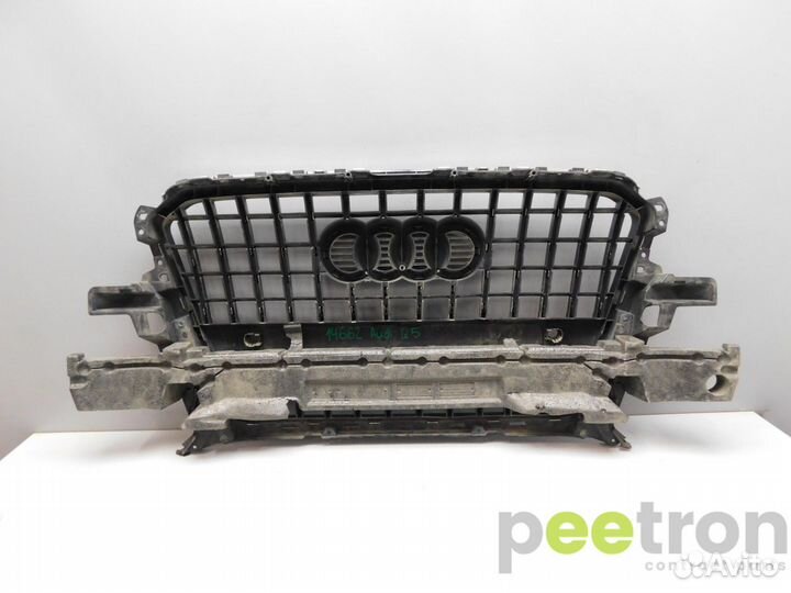 Б/У Б/У Решетка радиатора б/у 8R0853651R VAG