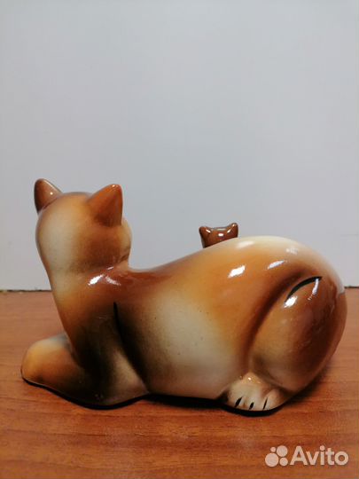 Фарфоровые статуэтки. Кошка с котенком
