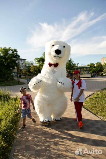 Поздравление от большого белого медведя Фили