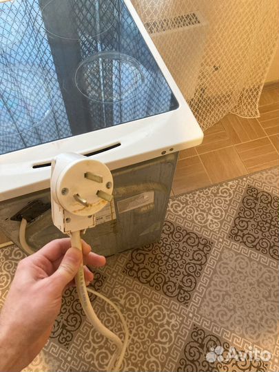 Продам электроплиту hansa